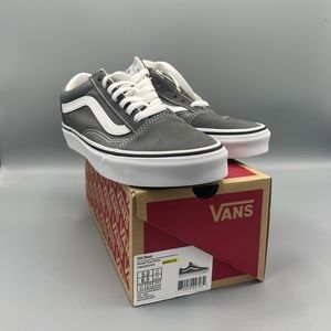 VAN’s “Old Skool” shoes in Pewter/True White size Mens 5/women’s 6.5